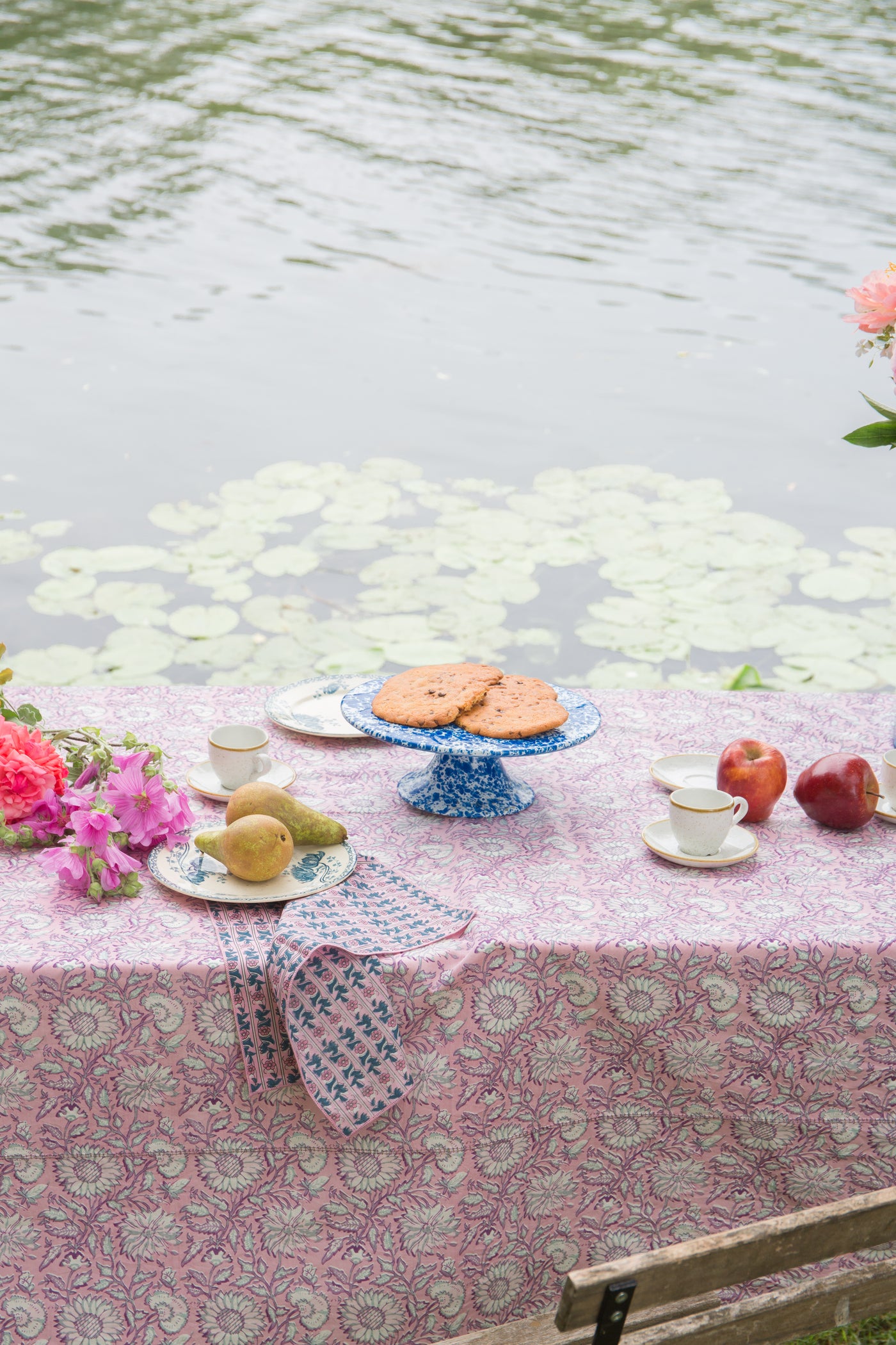 Tablecloth Carla | Pink Daisy Garden