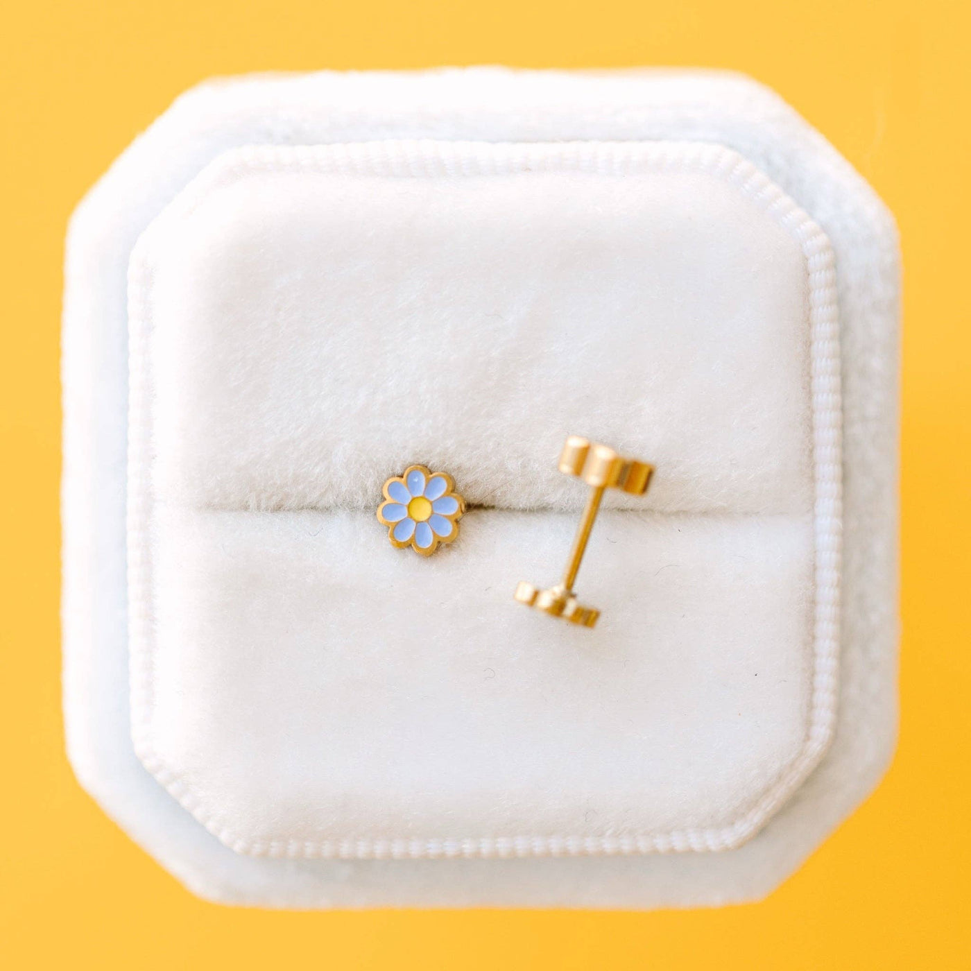 Periwinkle Tiny Daisy Earrings