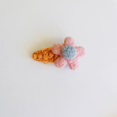 Curl Knit Flower Snap Hair Clip in Pink Flower